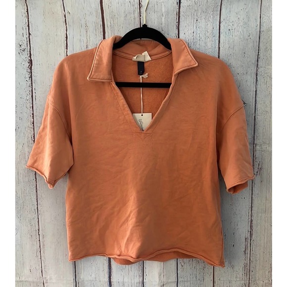 Universal Thread Tops - NWT Universal Thread Crop top